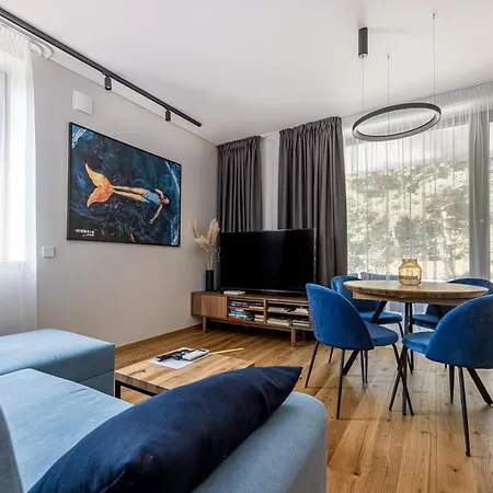 Vanagupes Park Apartments, By Cohost *