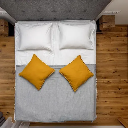 Vanagupes Park Apartments, By Cohost