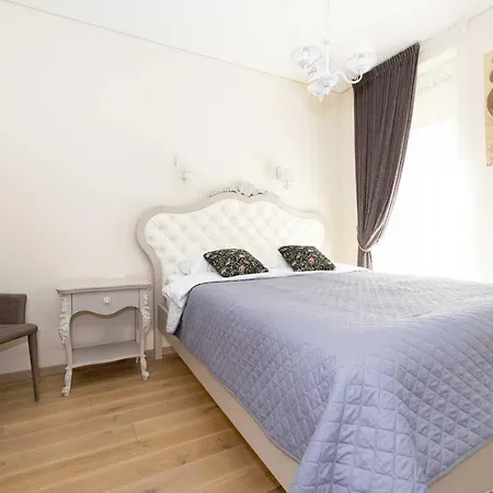 Vanagupes Park Apartments, By Cohost