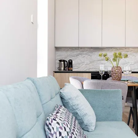 Vanagupes Park Apartments, By Cohost