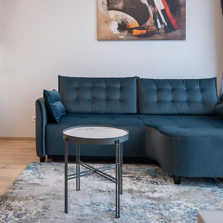 Vanagupes Park Apartments, By Cohost *