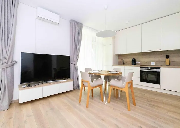 Vanagupes Park Apartments, By Cohost * パランガ